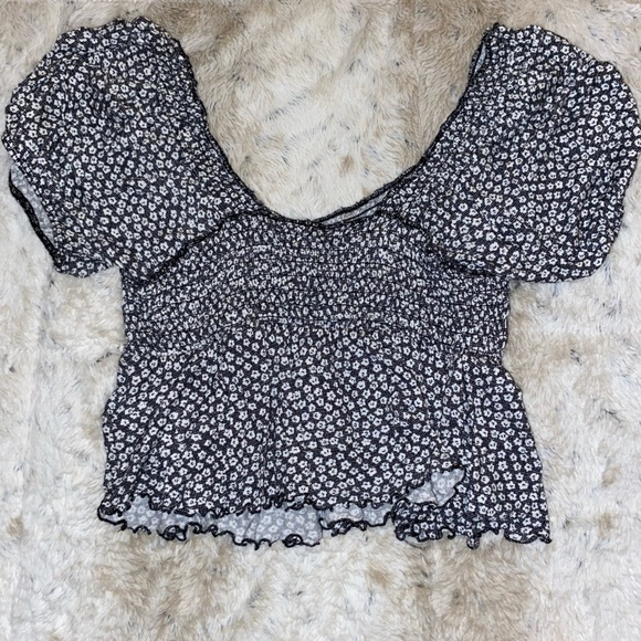 Urban Outfitters Angelo Smocked Bodice Top in Black Floral - Picture 3 of 4